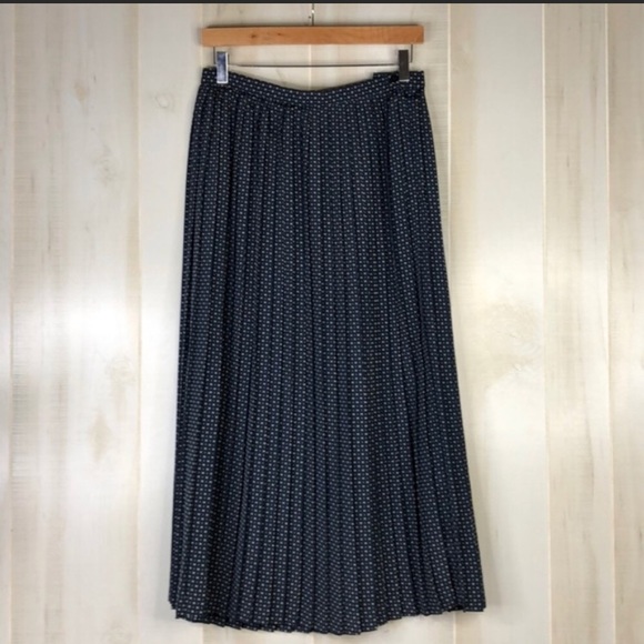 Liz Claiborne Dresses & Skirts - Liz Claiborne Long Pleated, Accordion Skirt Black